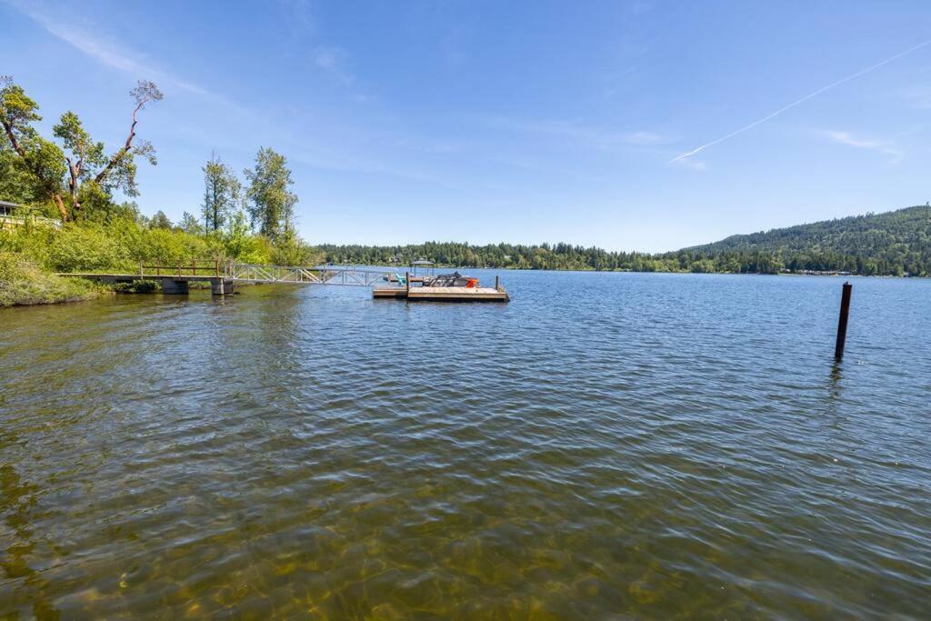 Kelly'S Sunset Lake Retreat Shawnigan Lake Екстериор снимка