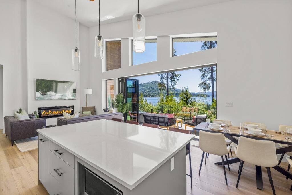 Kelly'S Sunset Lake Retreat Shawnigan Lake Екстериор снимка