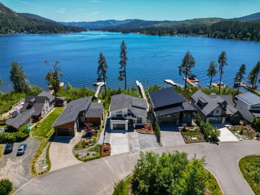 Kelly'S Sunset Lake Retreat Shawnigan Lake Екстериор снимка